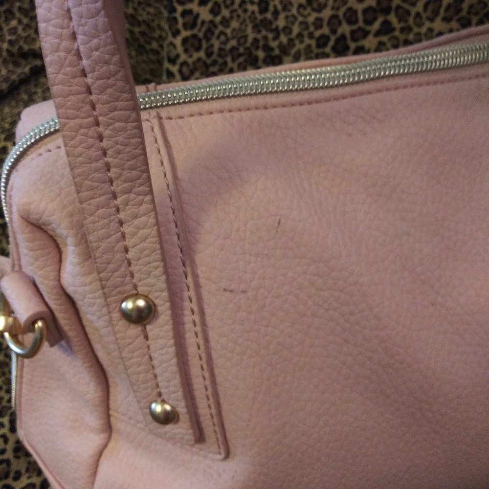 1546 Relic Pink Leather Shoulder Bag - Picture 5 of 7